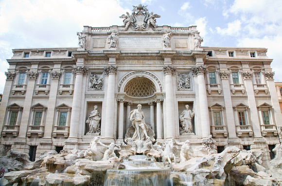 Famous dayshot of the Trevi Fountain.